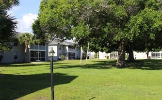 1735 6th Ave SW, Unit 7 in Vero Beach, FL - Building Photo