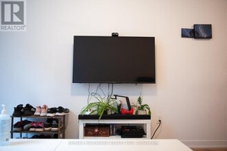 75 Simcoe St N in Oshawa, ON - Building Photo - Building Photo