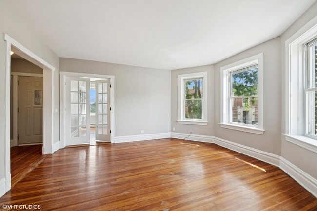 8246 Niles Center Rd in Skokie, IL - Building Photo - Building Photo