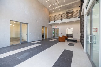 Five85West in Perth Amboy, NJ - Foto de edificio - Interior Photo