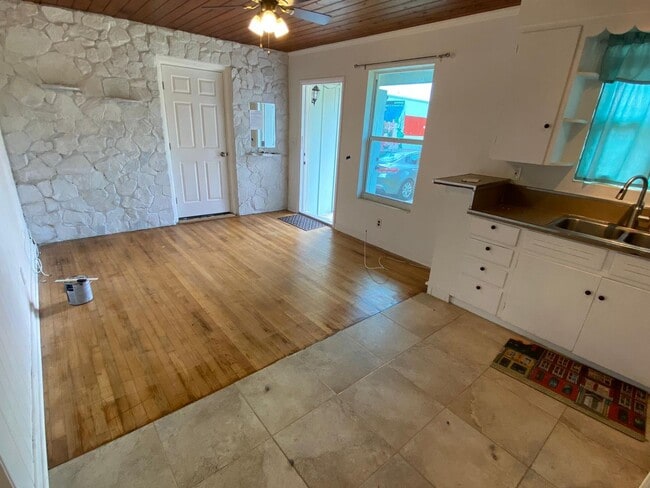 9194 Sunrise Dr in West Palm Beach, FL - Building Photo - Building Photo