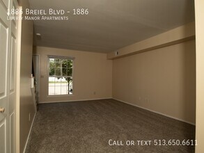 1886 S Breiel Blvd in Middletown, OH - Building Photo - Building Photo