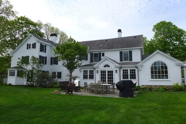 31 Lamberts Cove Rd in Tisbury, MA - Foto de edificio - Building Photo