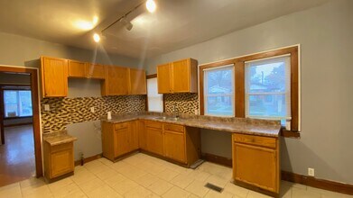 444 W 98th St in Chicago, IL - Building Photo - Building Photo