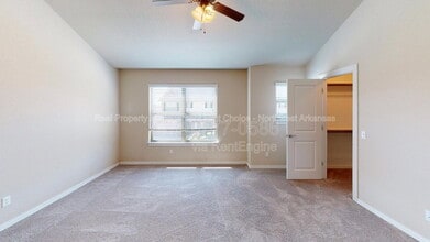 2711 W Shasta Rd, Unit 403 in Rogers, AR - Building Photo - Building Photo