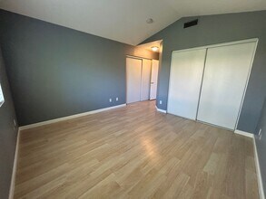 31875 Calle Novelda in Temecula, CA - Foto de edificio - Building Photo