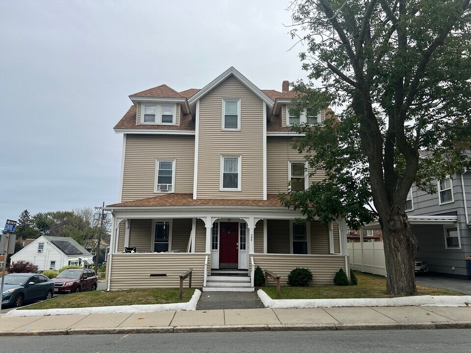 355 Winthrop St in Winthrop, MA - Foto de edificio