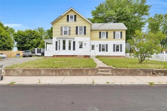 53 Mill St in Manchester, CT - Building Photo - Building Photo
