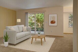 Lake Park in Everett, WA - Building Photo