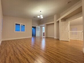 117 Tall Ruff Dr in Las Vegas, NV - Building Photo - Building Photo