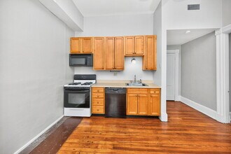 215 E University Ave in Cincinnati, OH - Building Photo - Building Photo