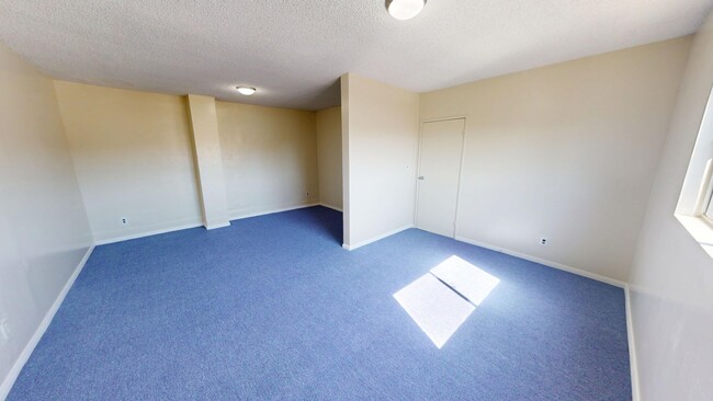 116 N Lake St in Los Angeles, CA - Building Photo - Building Photo