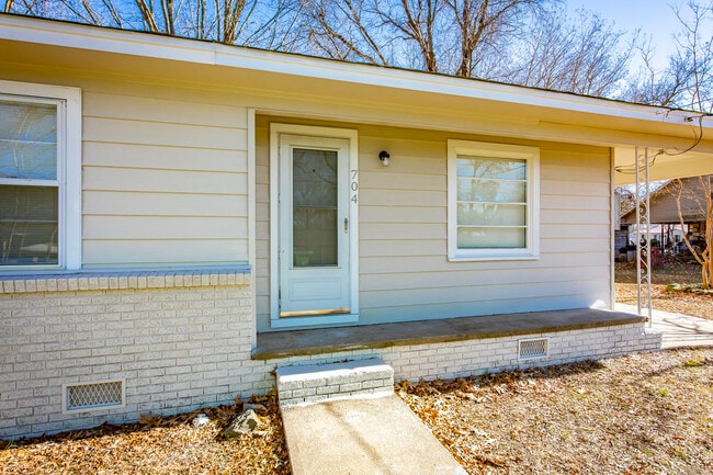 704 N Cypress St in Beebe, AR - Building Photo - Building Photo