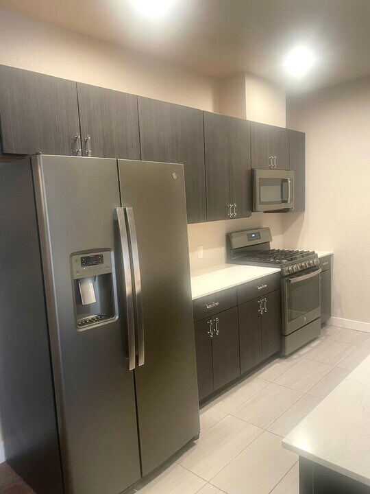 1401 W 85th Ave in Federal Heights, CO - Foto de edificio