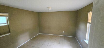 900 Mohawk Dr in Montgomery, TX - Building Photo - Building Photo
