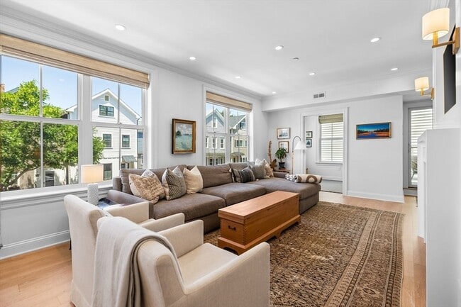 property at 521 E 8th St