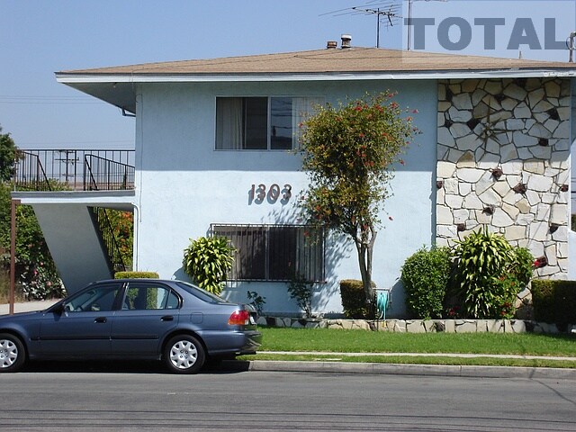 1303 W 168th St in Gardena, CA - Building Photo