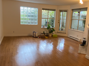 1525 Pendrell St in Vancouver, BC - Building Photo - Building Photo