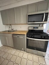 70 6th Ave in Woodbridge Township, NJ - Building Photo - Building Photo