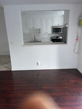 735 N Sycamore Ave in Los Angeles, CA - Foto de edificio - Building Photo