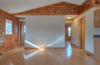 550 Colhoun St NE in Christiansburg, VA - Building Photo - Building Photo