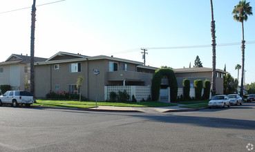 ANC1184 in Anaheim, CA - Foto de edificio - Building Photo