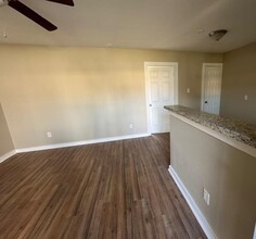 4706 Yellowstone Blvd in Houston, TX - Building Photo - Building Photo
