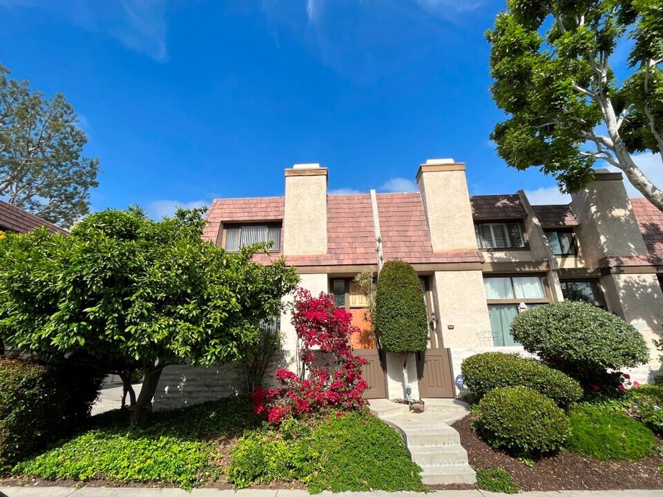 9000 Vanalden Ave in Los Angeles, CA - Building Photo