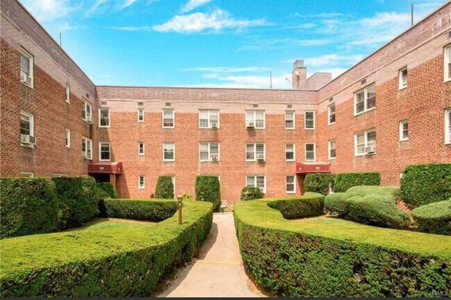 20 Eastchester Rd, Unit 3B