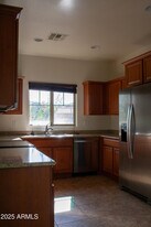 2138 Scully Dr in Phoenix, AZ - Building Photo