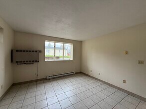 164 Kendall Ave, Unit 1 in Ithaca, NY - Building Photo - Building Photo