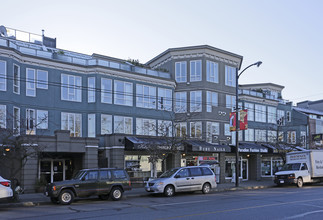 3440 W Broadway in Vancouver, BC - Building Photo - Building Photo