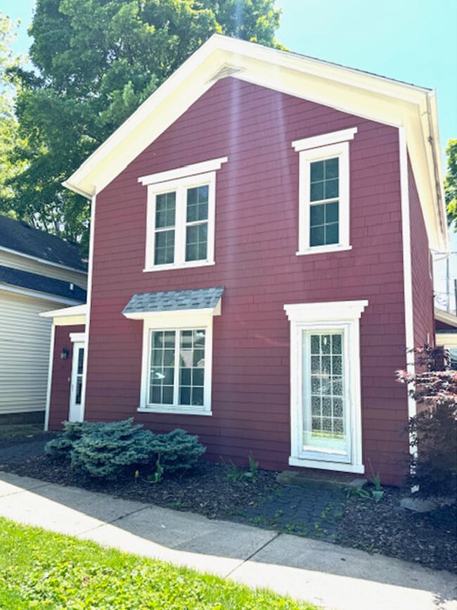 property at 253 Jefferson St