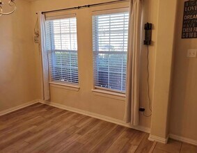 2344 Chimney Rock Rd in Leander, TX - Foto de edificio - Building Photo