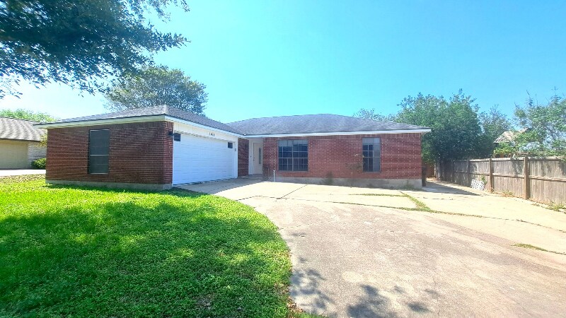 5411 Cypress Creek in Kingsville, TX - Building Photo