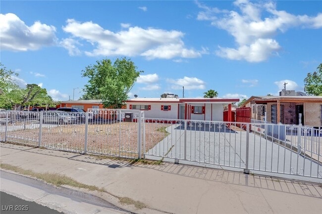 property at 2016 Linden Ave