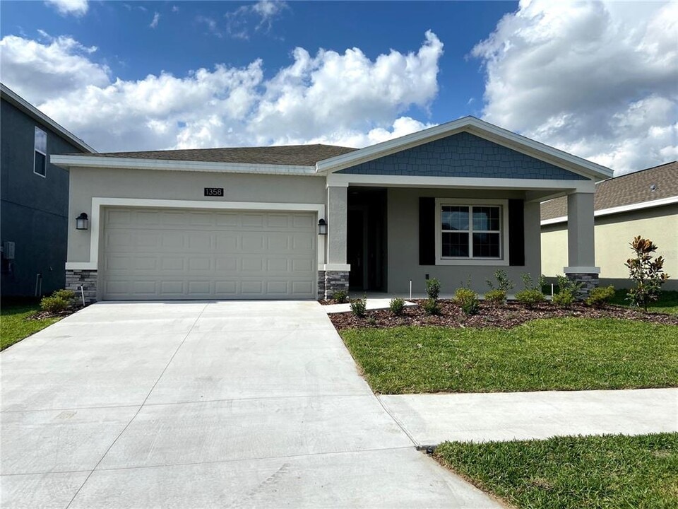 1358 Lassen St in Haines City, FL - Building Photo