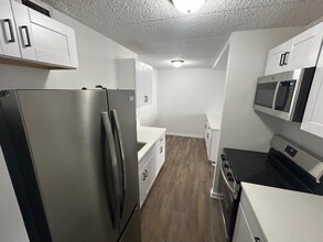 9128 W Terrace Dr in Niles, IL - Building Photo - Building Photo