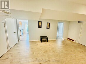 272 Essex Ave in Richmond Hill, ON - Building Photo - Building Photo