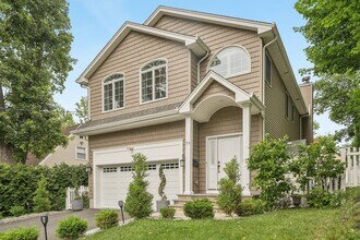 73 Linwood Ave in Cresskill, NJ - Building Photo - Building Photo