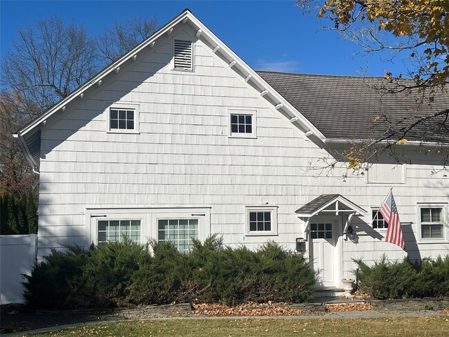 7 Parkway-Unit -1 in Goshen, NY - Building Photo - Building Photo
