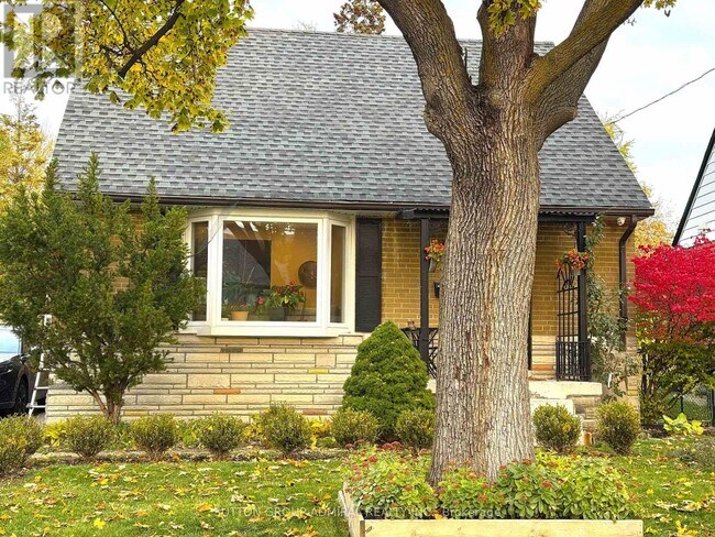 37 Coppermill Dr in Toronto, ON - Building Photo - Building Photo