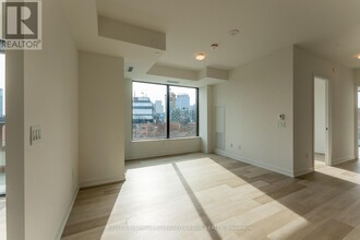 28-828 Eastern Ave in Toronto, ON - Building Photo - Building Photo