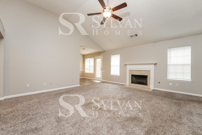 4882 Buchli Ln in Stonecrest, GA - Building Photo - Building Photo