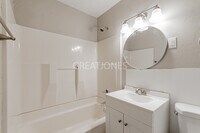 1450 Wyman St NE photo'