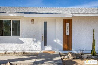 4742 Ave La Flora Desierta in Joshua Tree, CA - Building Photo - Building Photo