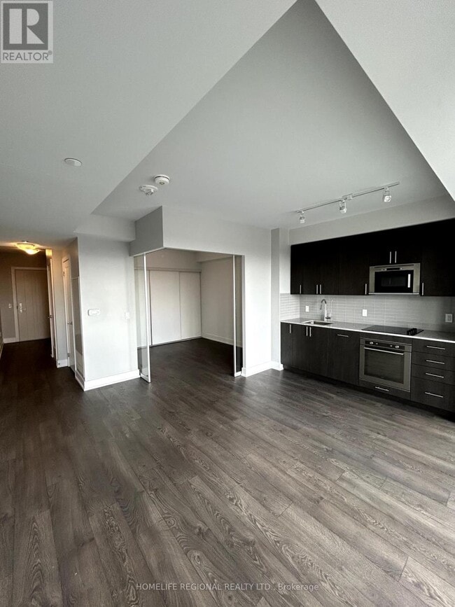 property at 2550-2550 Simcoe St N
