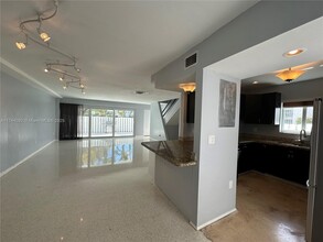 7400 Gary Ave in Miami Beach, FL - Building Photo - Building Photo
