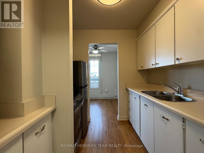 158 Fitch St in Welland, ON - Building Photo - Building Photo