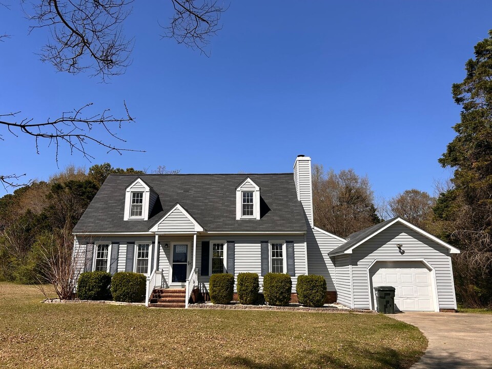 129 Kelly Ct in Goldsboro, NC - Building Photo